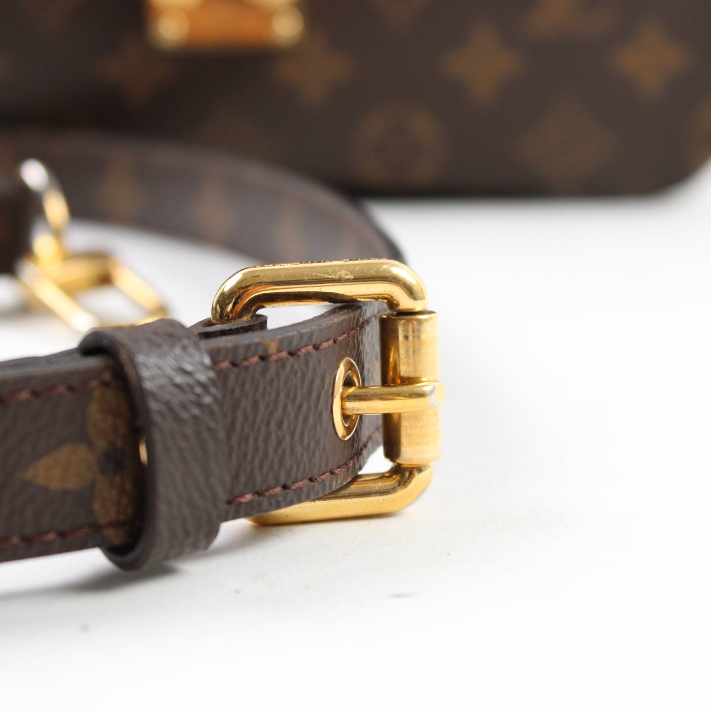Louis Vuitton Pochette Metis In Monogram
