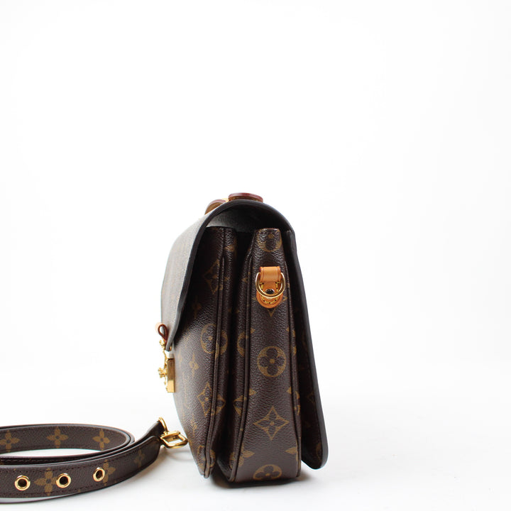 Louis Vuitton Pochette Mètis