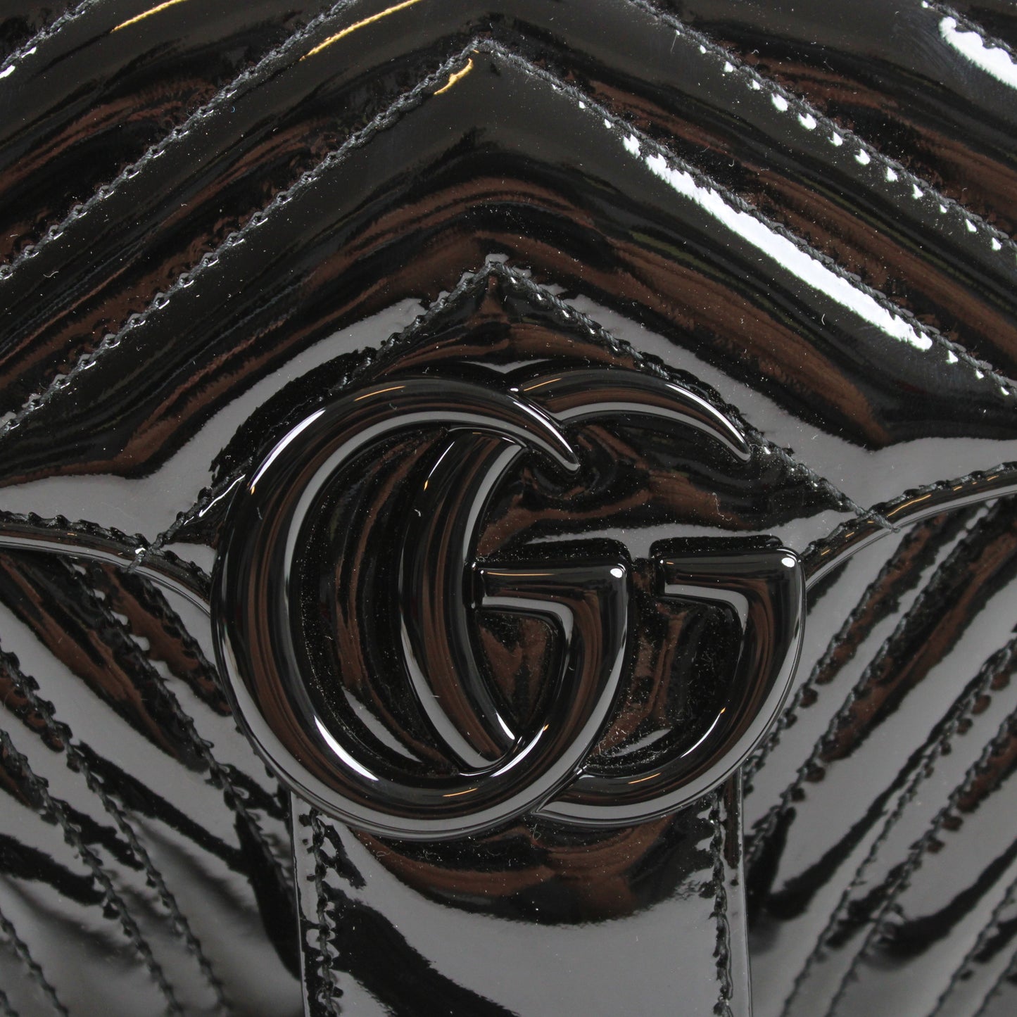 Gucci GG Marmont Media Vernis