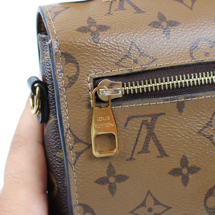 Louis Vuitton Pochette Mètis Reverse