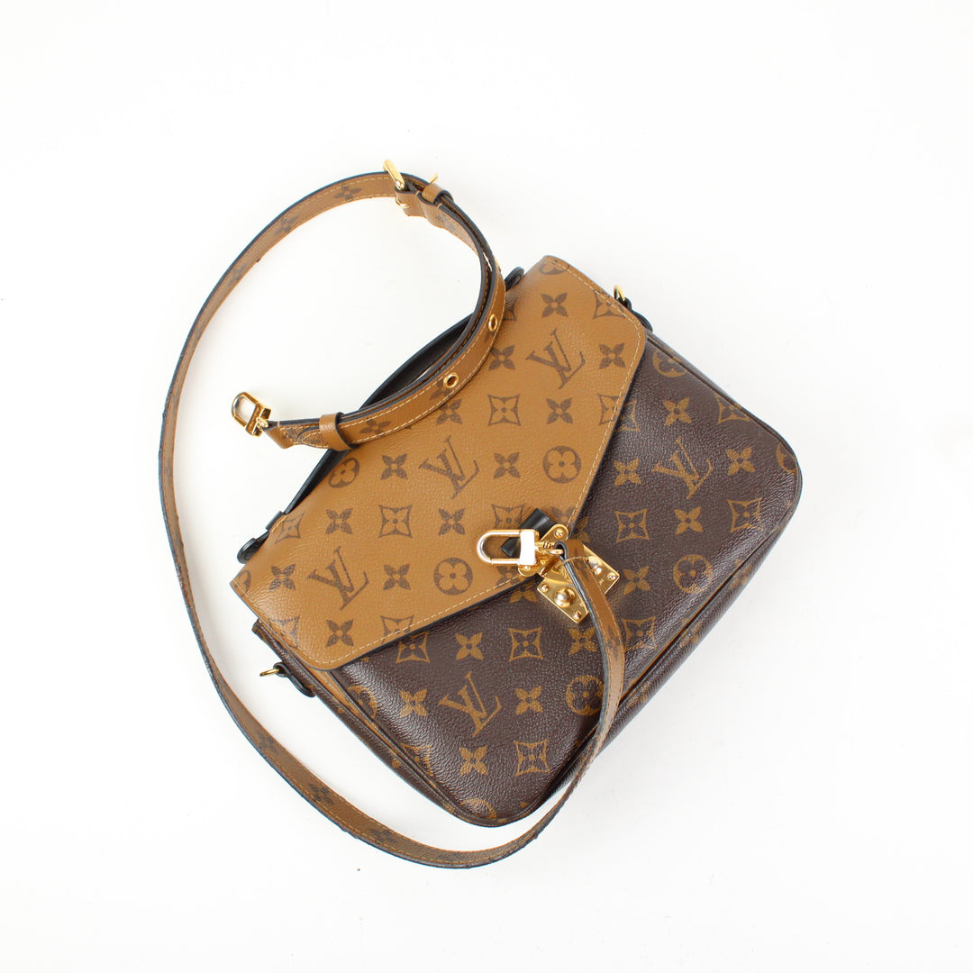 Louis Vuitton Pochette Mètis Reverse
