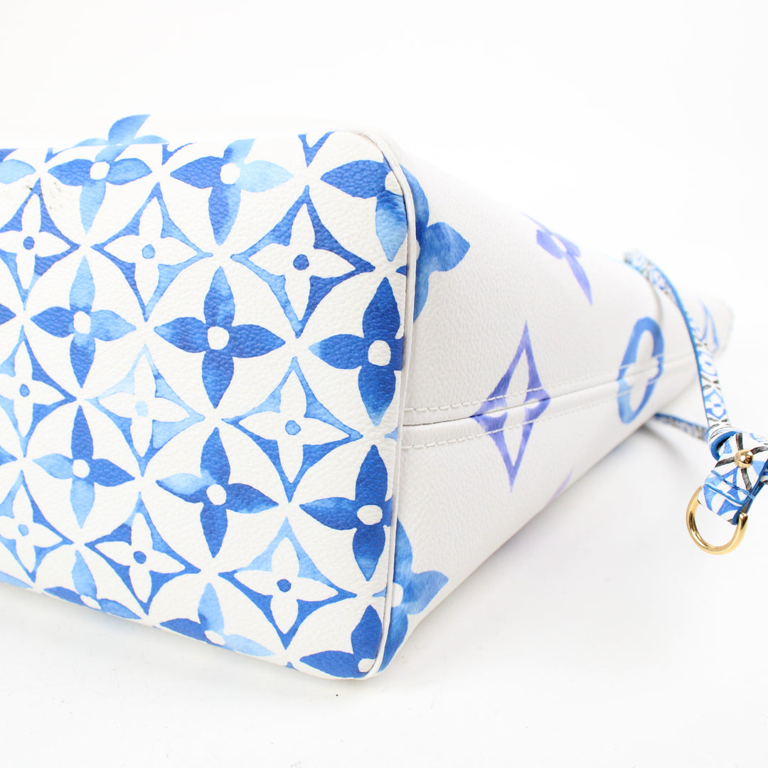 Louis Vuitton Neverfull MM By The Pool