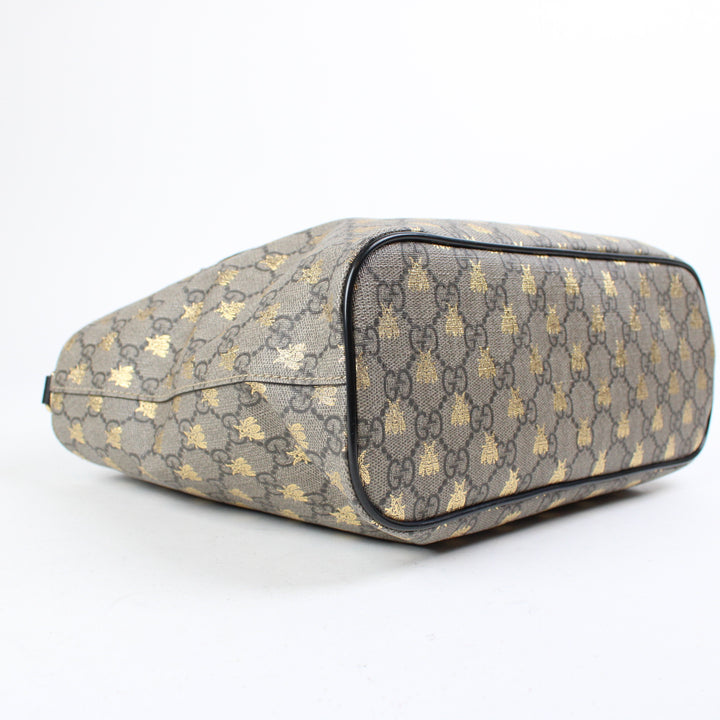 Gucci GG Supreme con Api