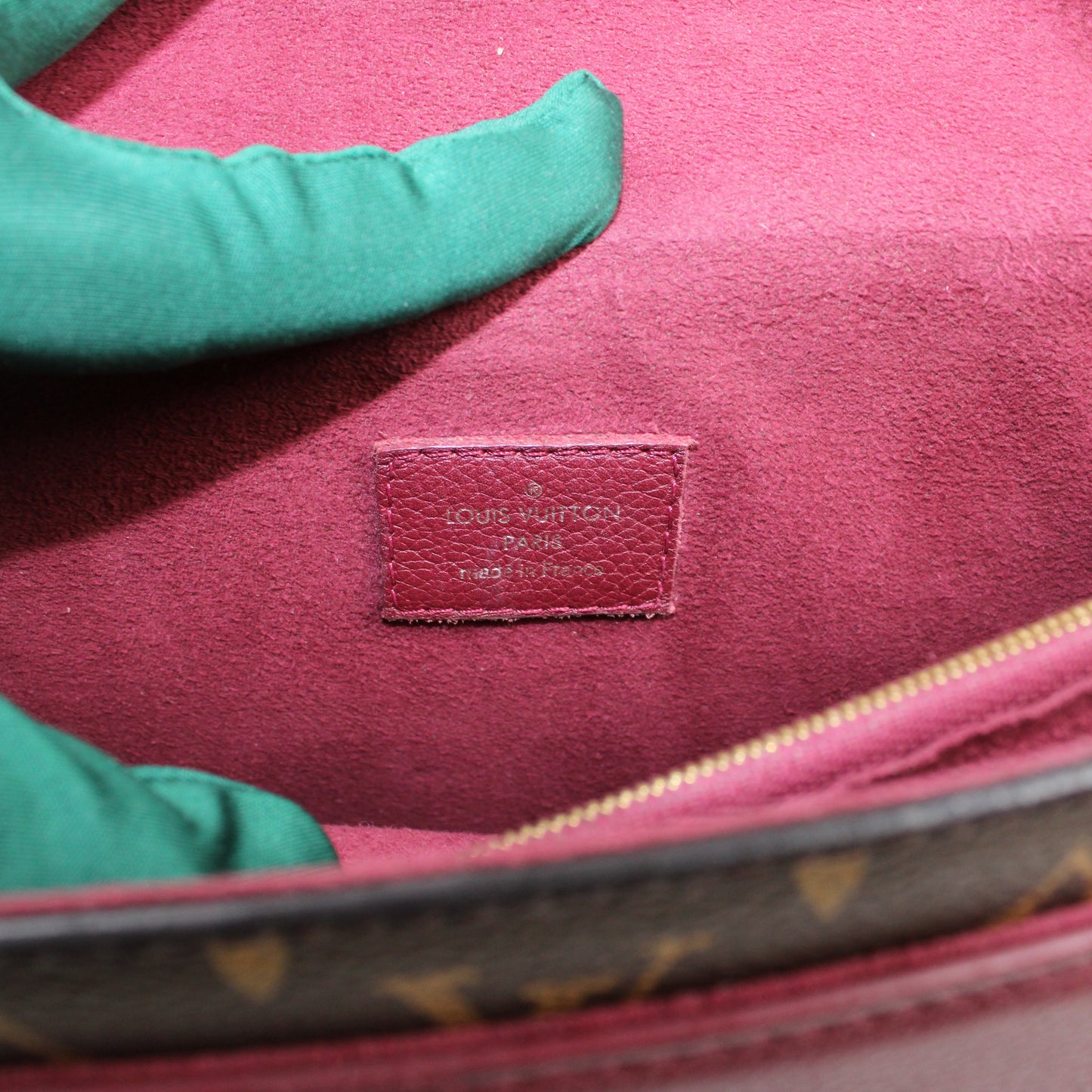 Louis Vuitton Victorie In Monogram