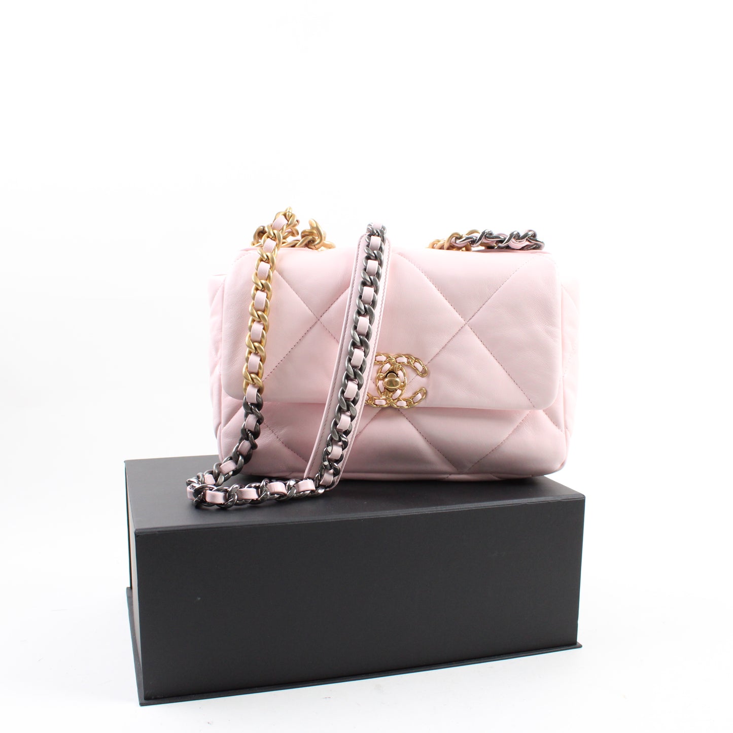 Chanel 19