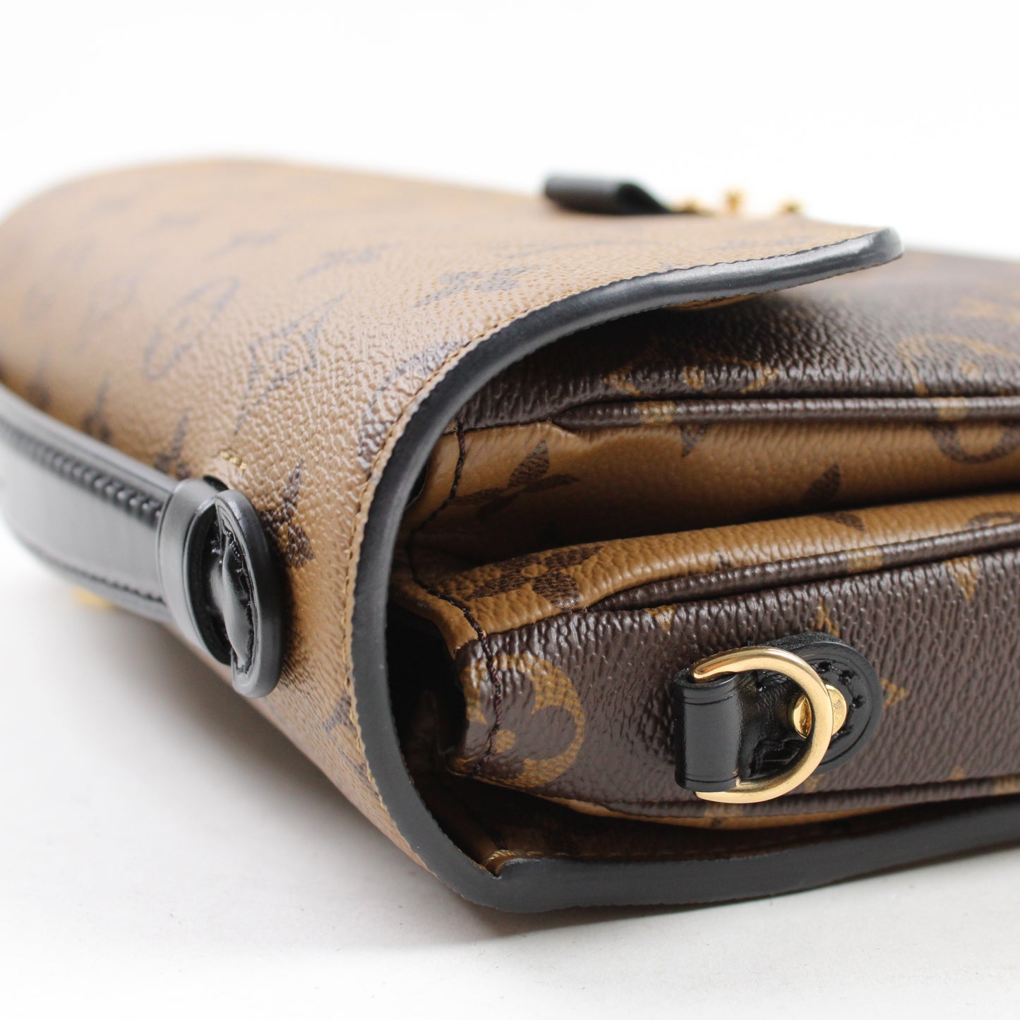 Louis Vuitton Pochette Mètis Canvas Reverse