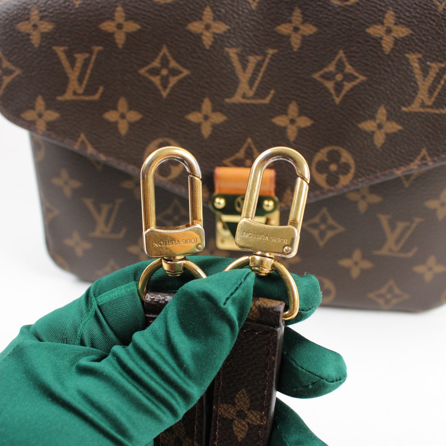 Louis Vuitton Pochette Mètis Monogram