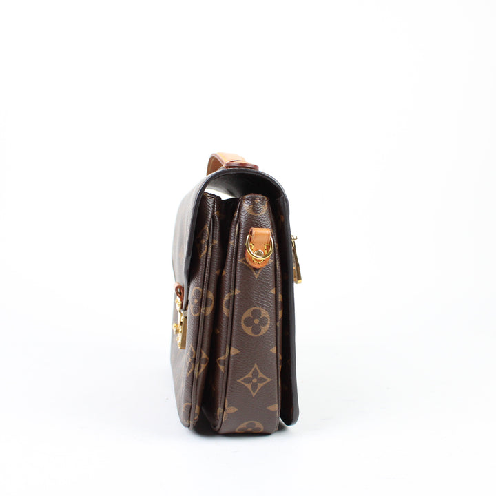 Louis Vuitton Pochette Metis