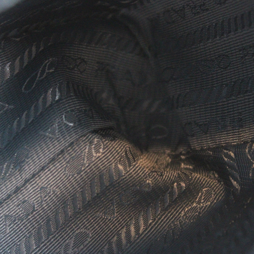 Prada Re-Edition 2005 In Rafia