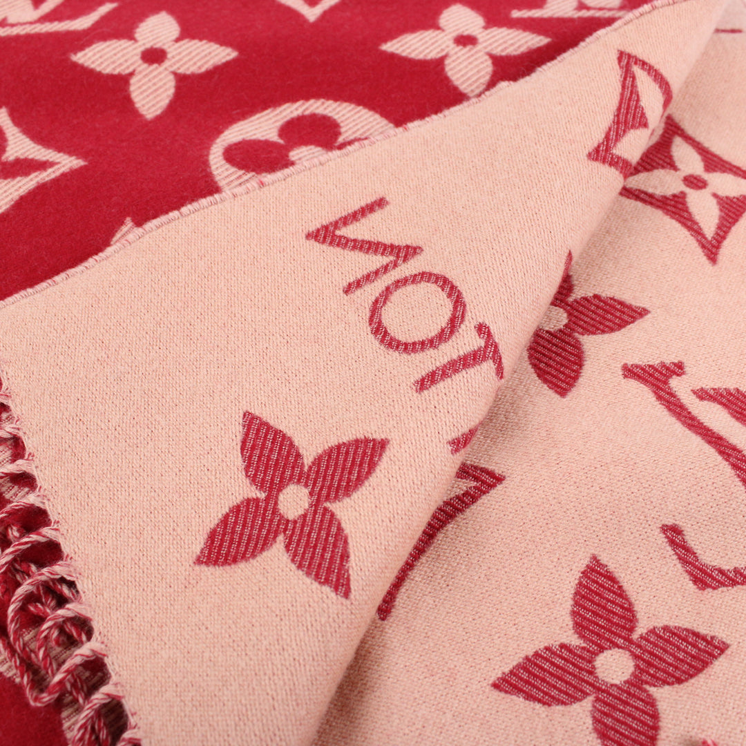 Louis Vuitton Essential Scarf M79502