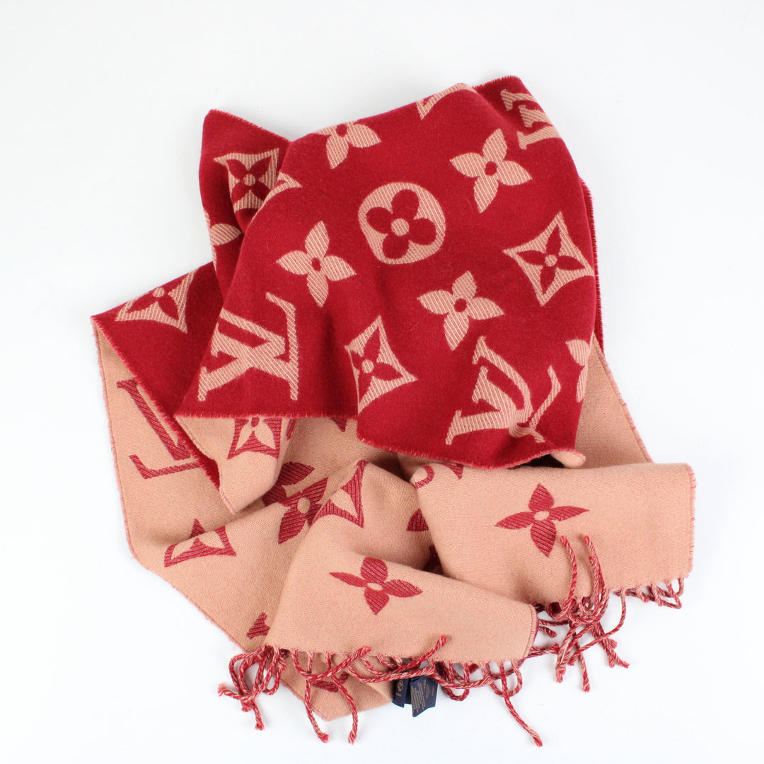 Louis Vuitton Essential Scarf M79502