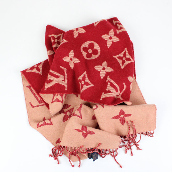 Louis Vuitton Essential Scarf M79502