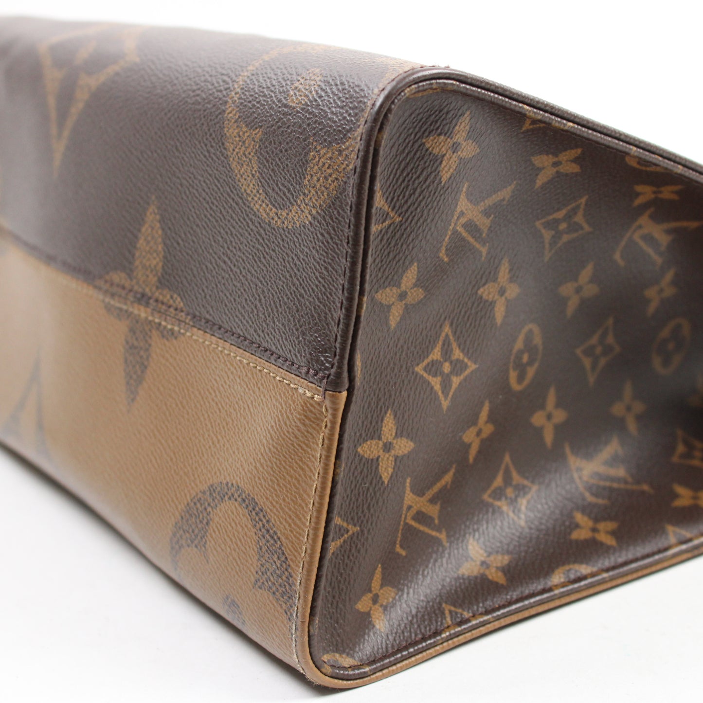 Louis Vuitton OnTheGo MM