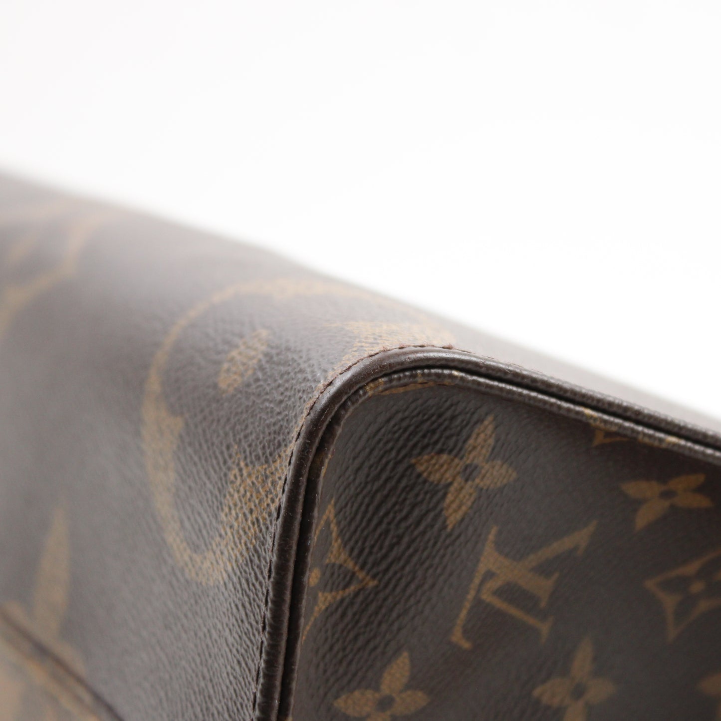 Louis Vuitton OnTheGo MM