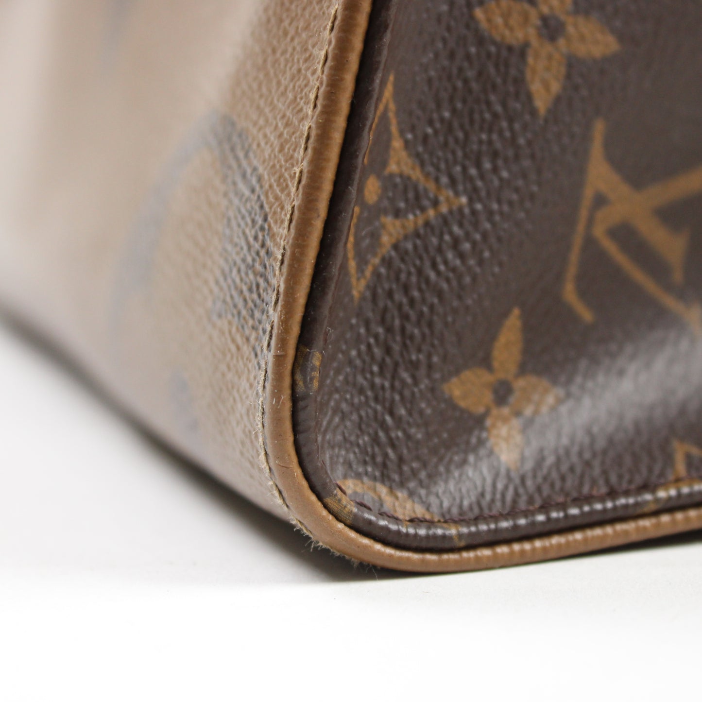 Louis Vuitton OnTheGo MM