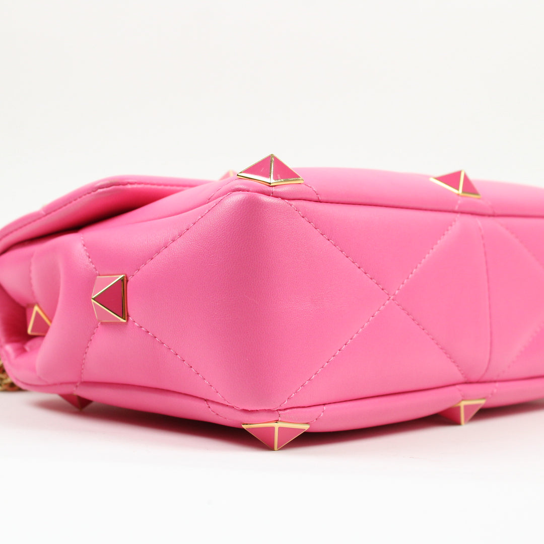 Valentino Garavani Roman Stud Media