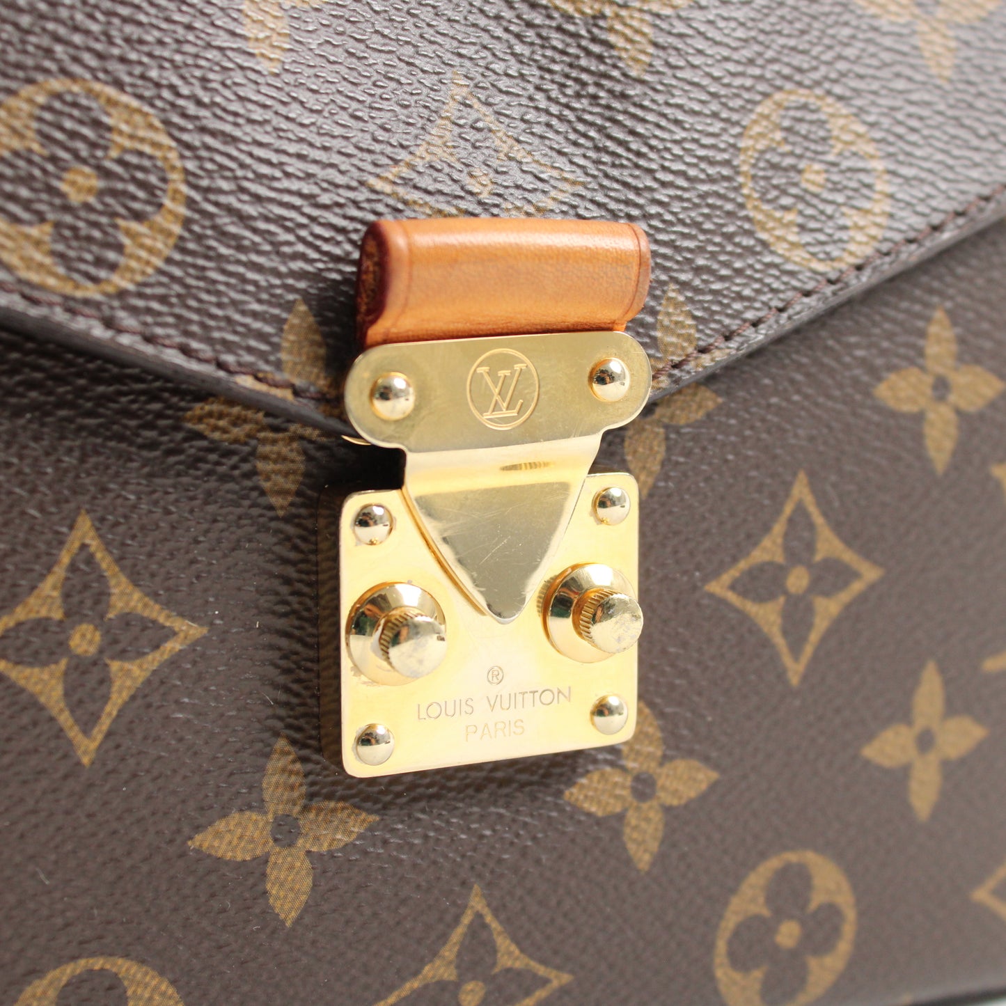 Louis Vuitton Pochette Mètis Monogram