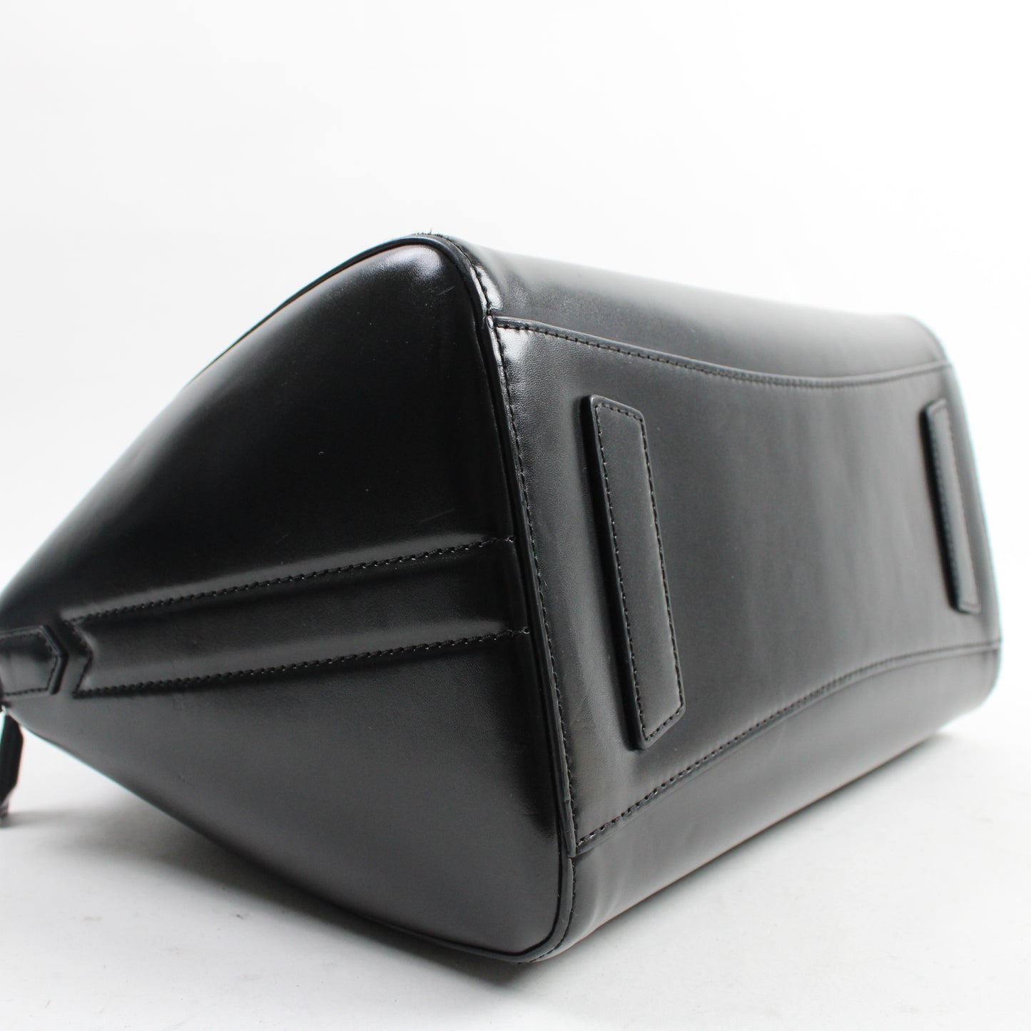 Givenchy Antigona Media