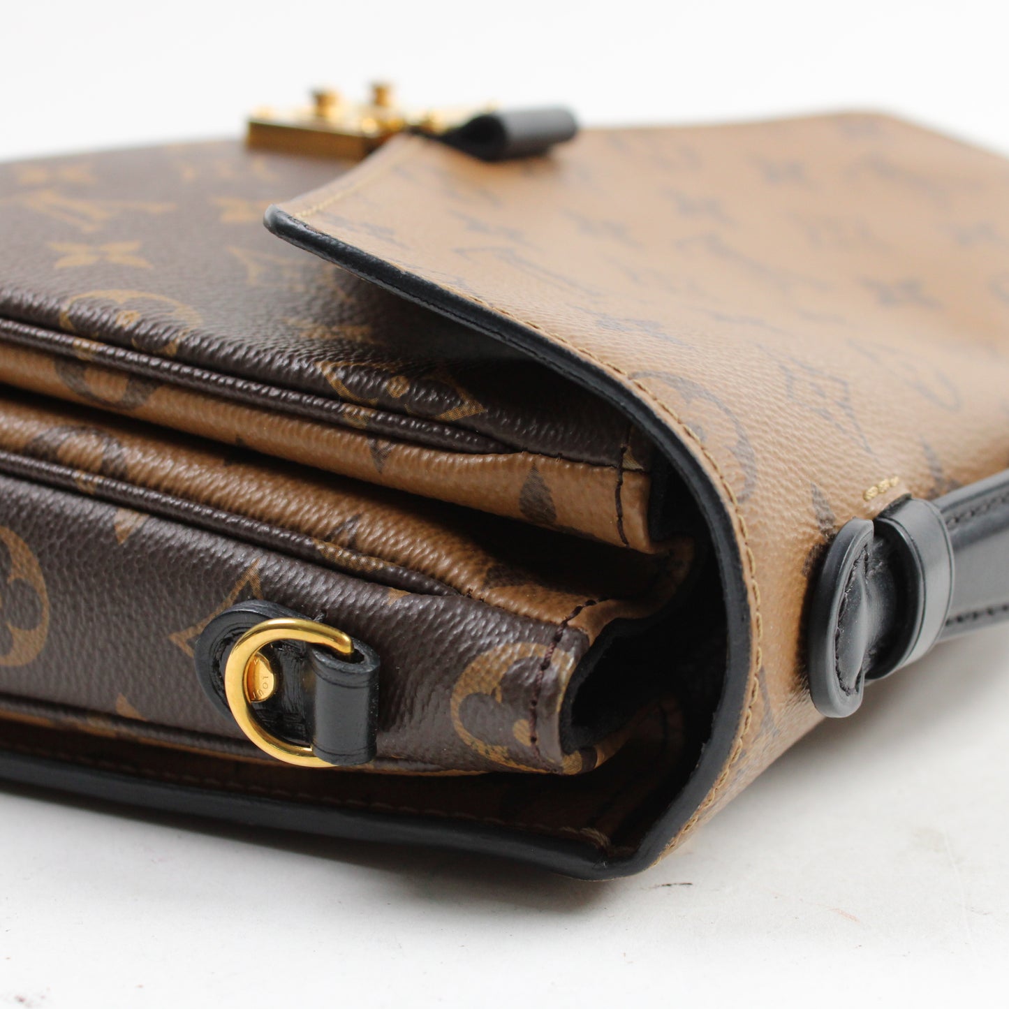 Louis Vuitton Pochette Mètis Reverse