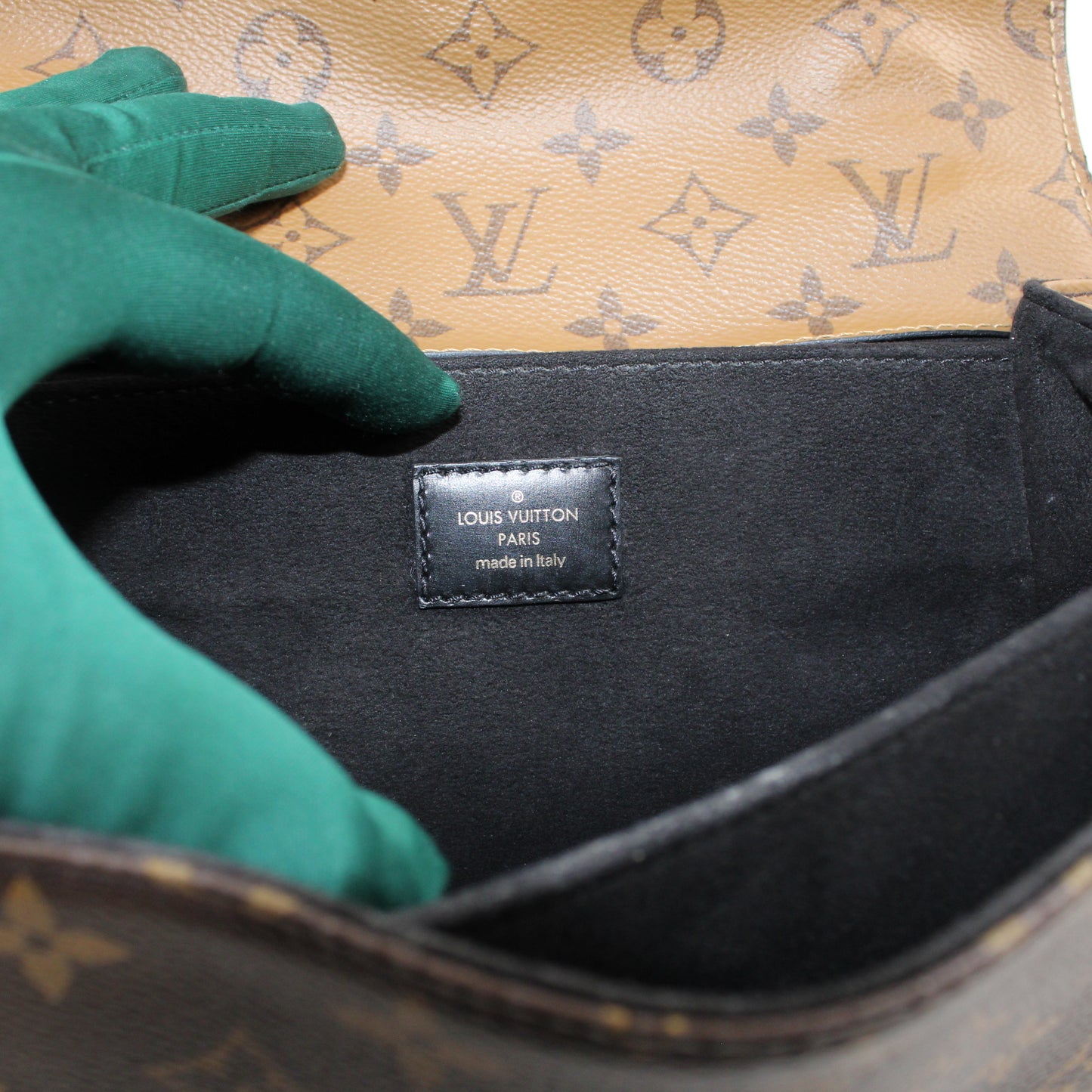 Louis Vuitton Pochette Mètis Reverse