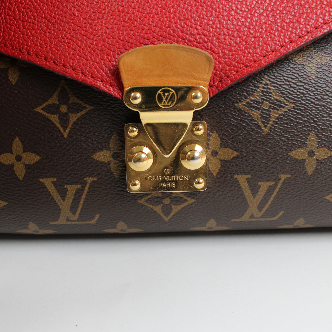 Louis Vuitton Pochette Pallas A Tracolla