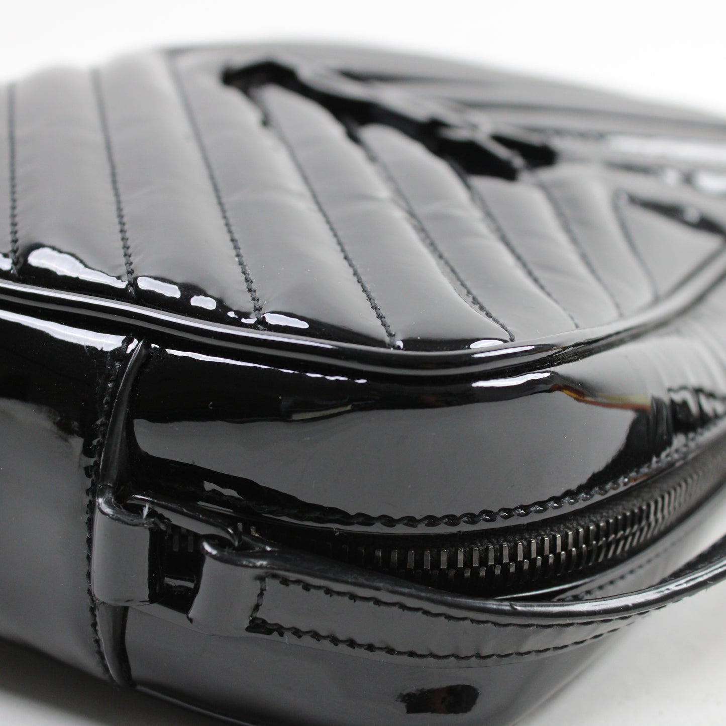 Saint Laurent Lou Camera Bag Vernis