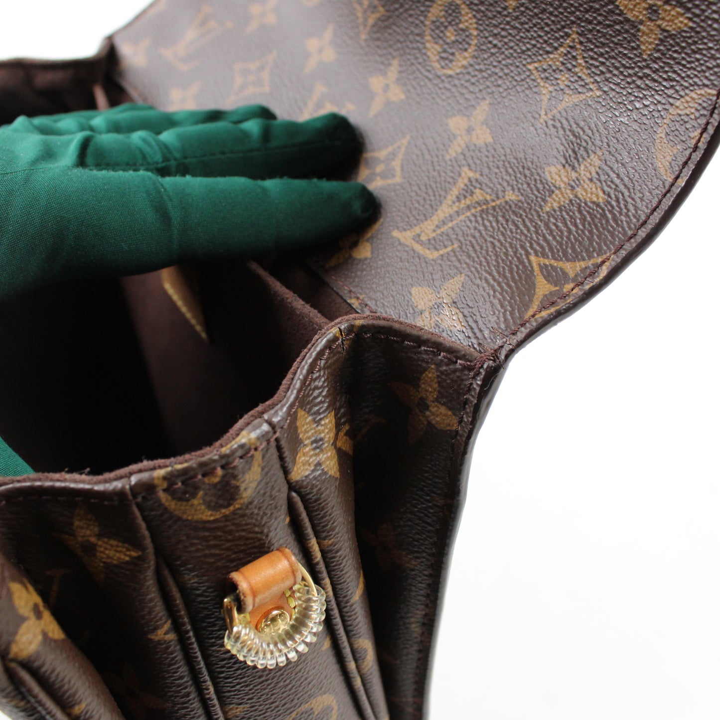 Louis Vuitton Pochette Mètis In Monogram