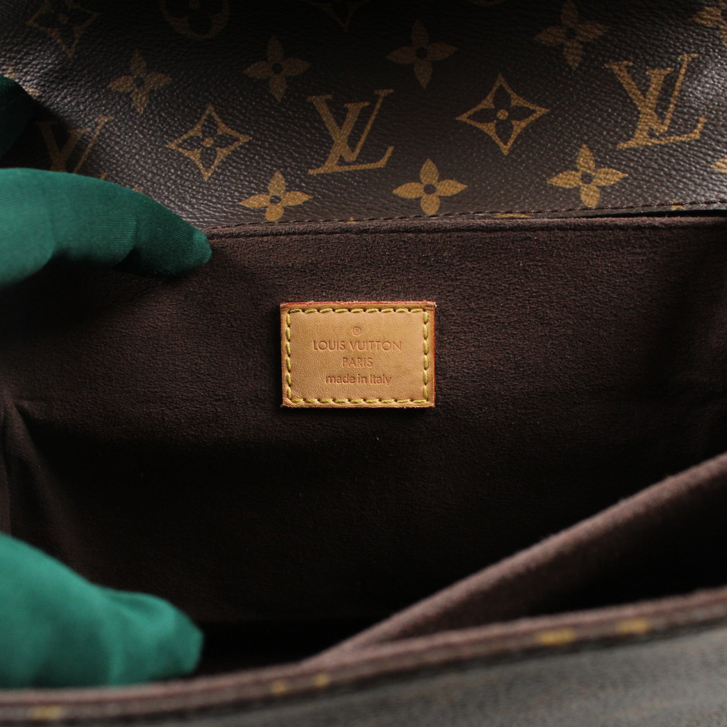 Louis Vuitton Pochette Mètis In Monogram