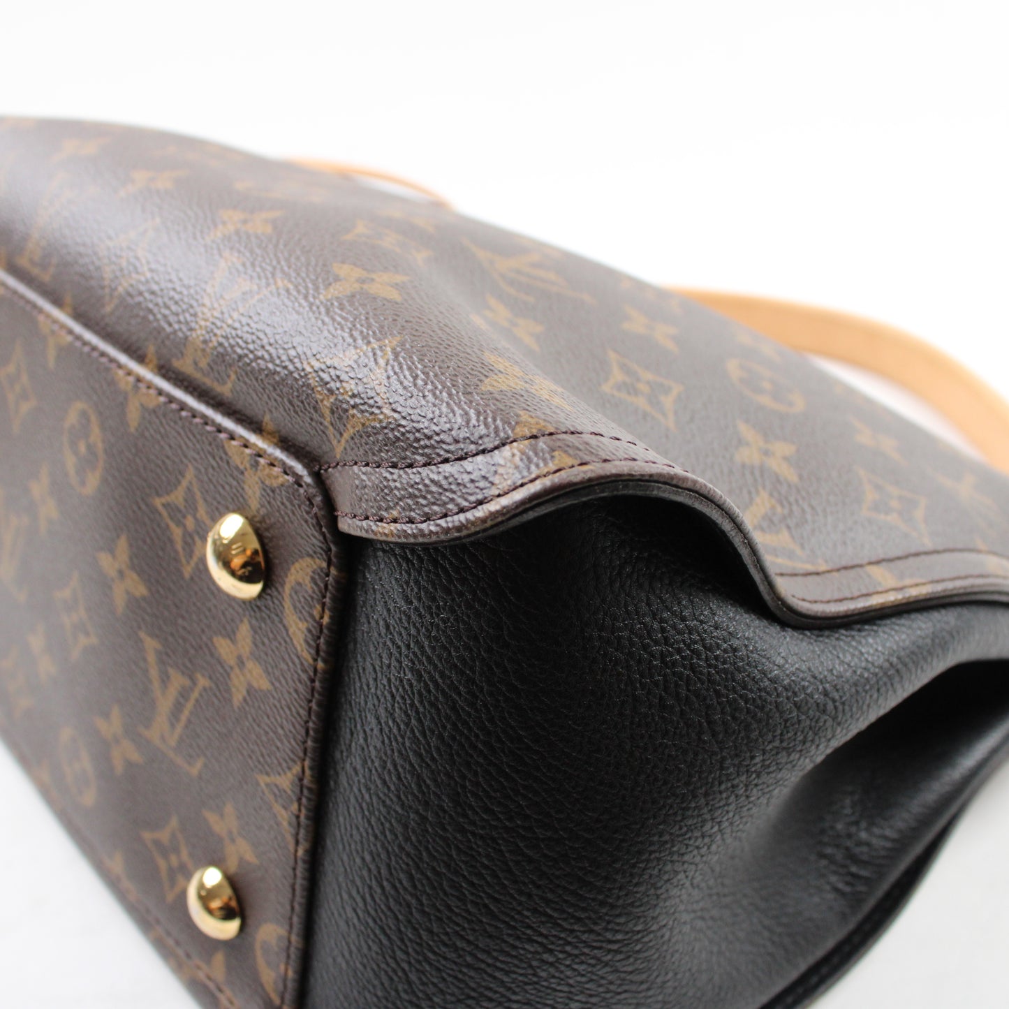 Louis Vuitton Gaia