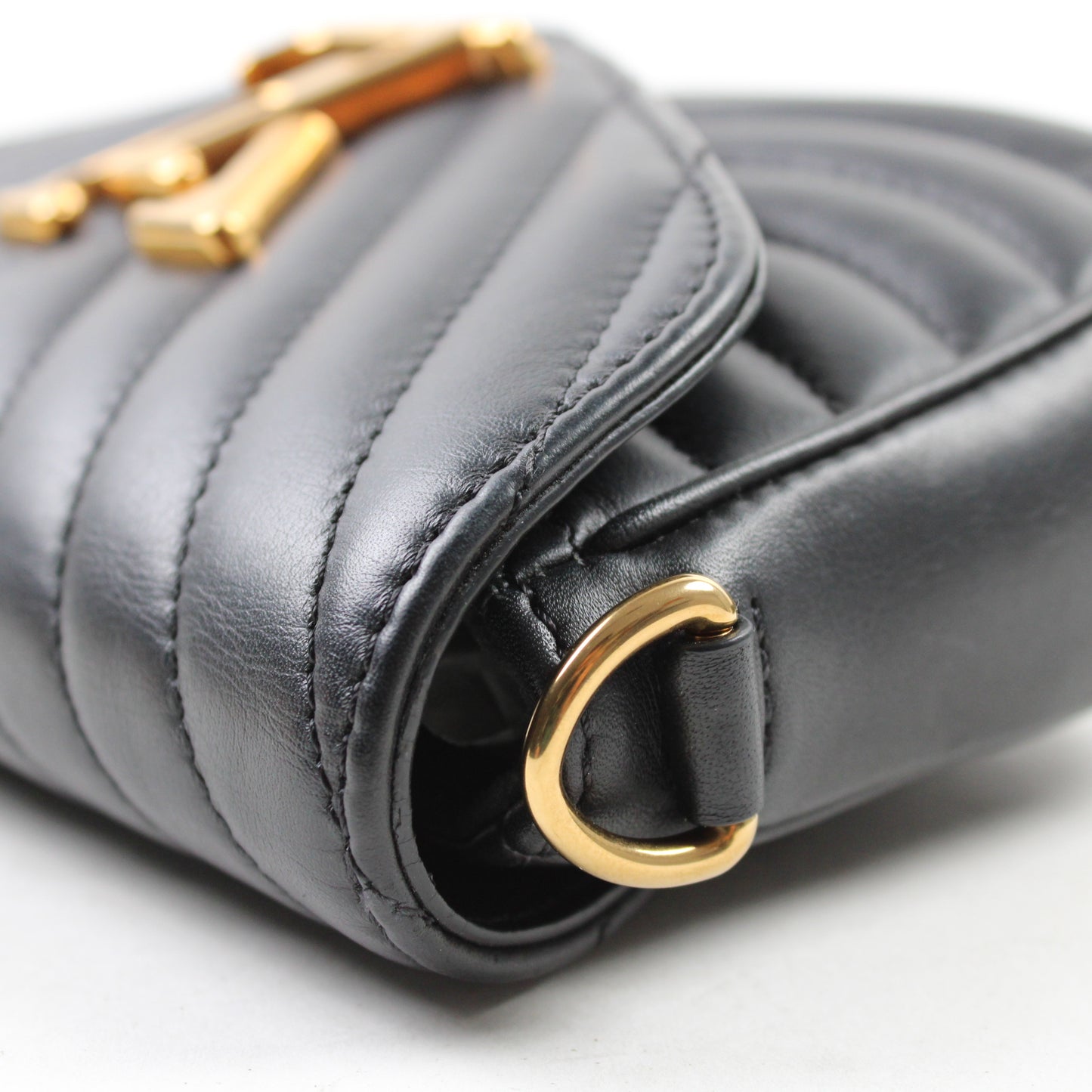Louis Vuitton Wave Multi Pochette