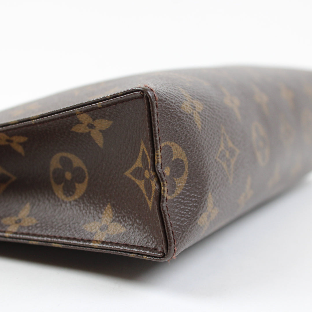 Louis Vuitton Pochette Toilette 25