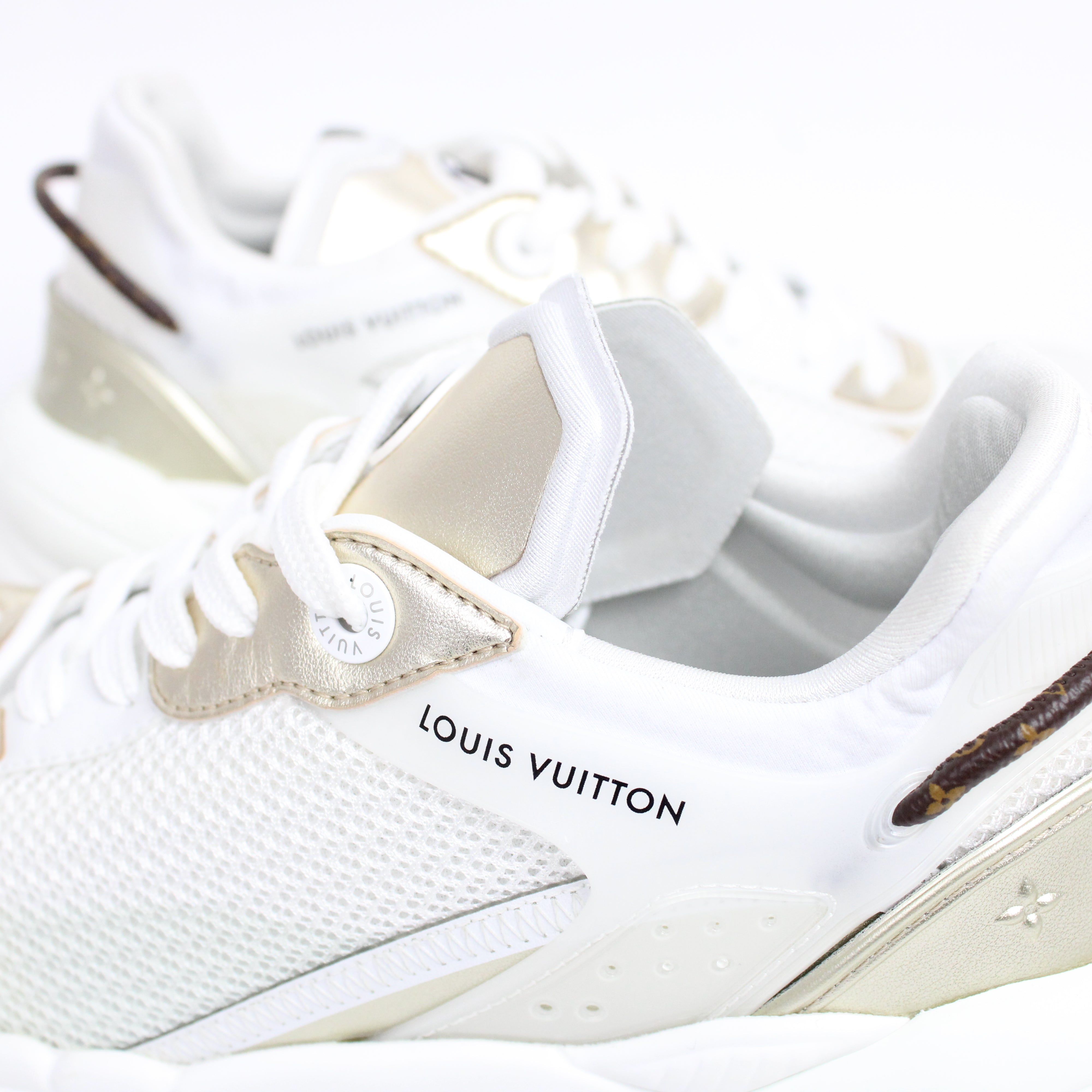 Louis Vuitton Sneakers Run 55 Oro Taglia 37.5