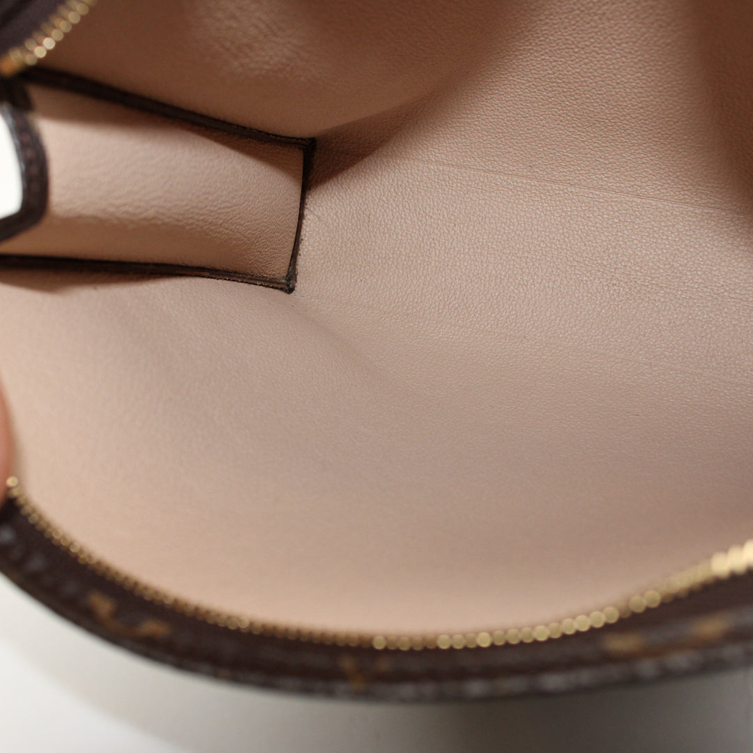 Louis Vuitton Pochette Toilette 25