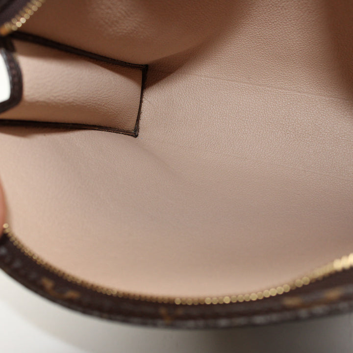 Louis Vuitton Pochette Toilette 25