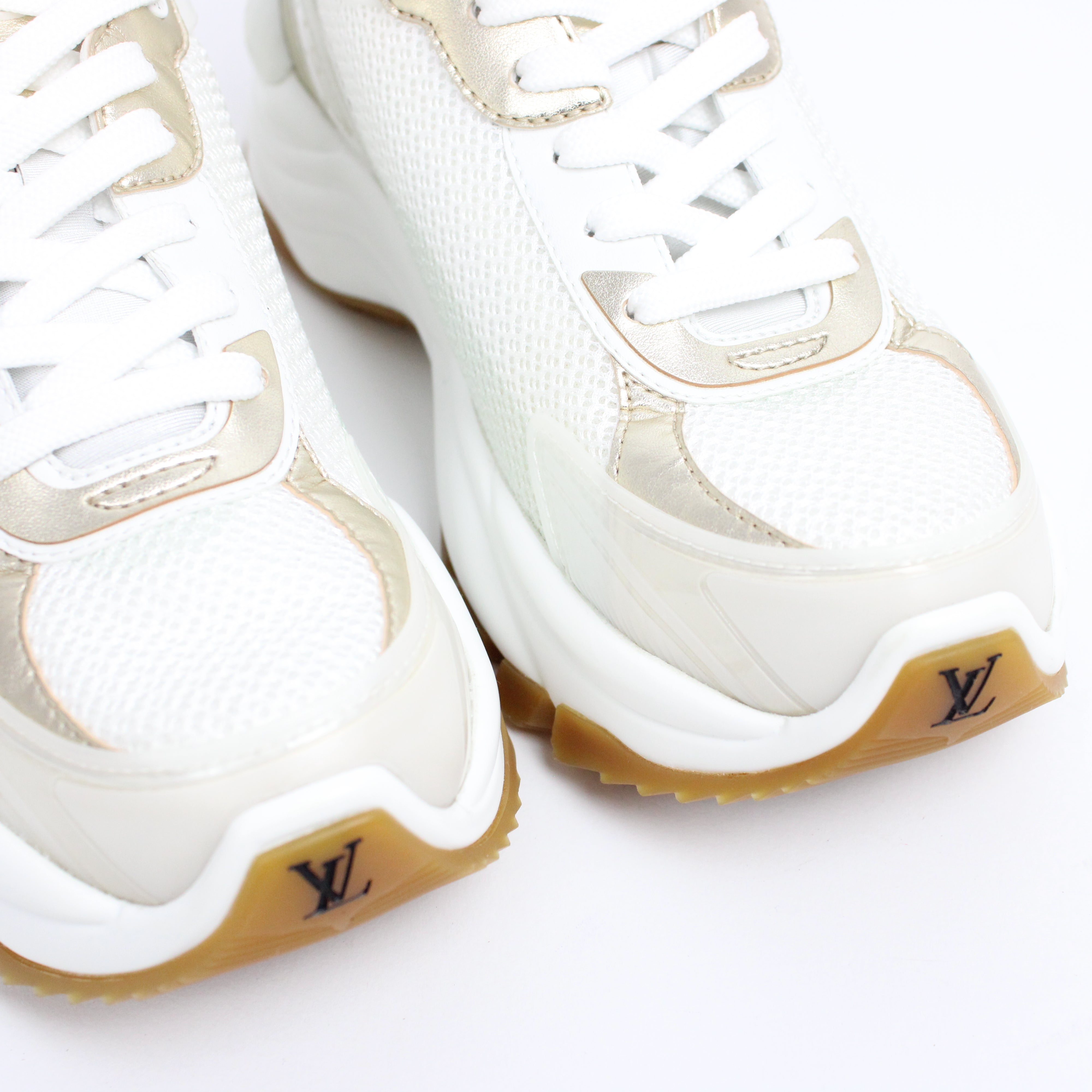 Louis Vuitton Sneakers Run 55 Gold Size 37.5