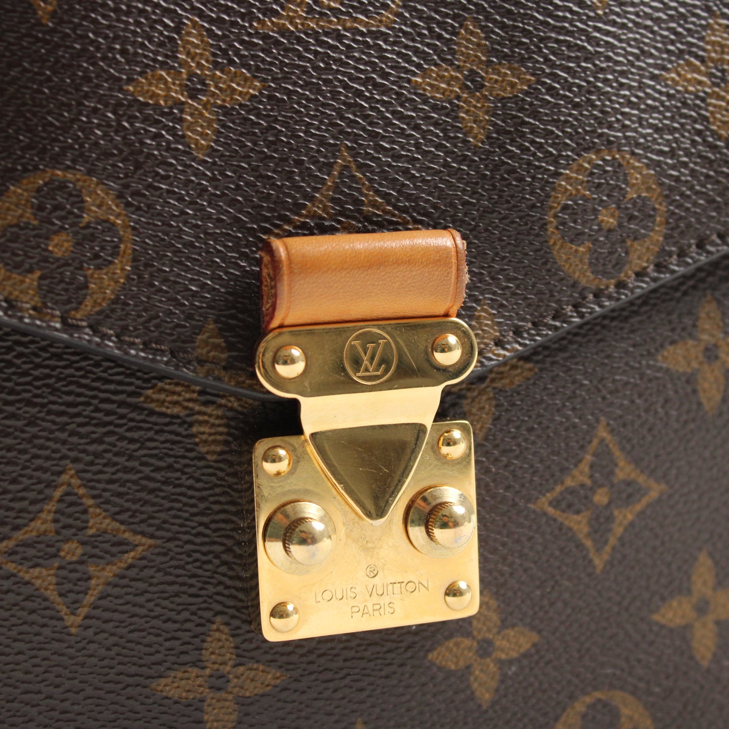 Louis Vuitton Pochette Metis Monogram