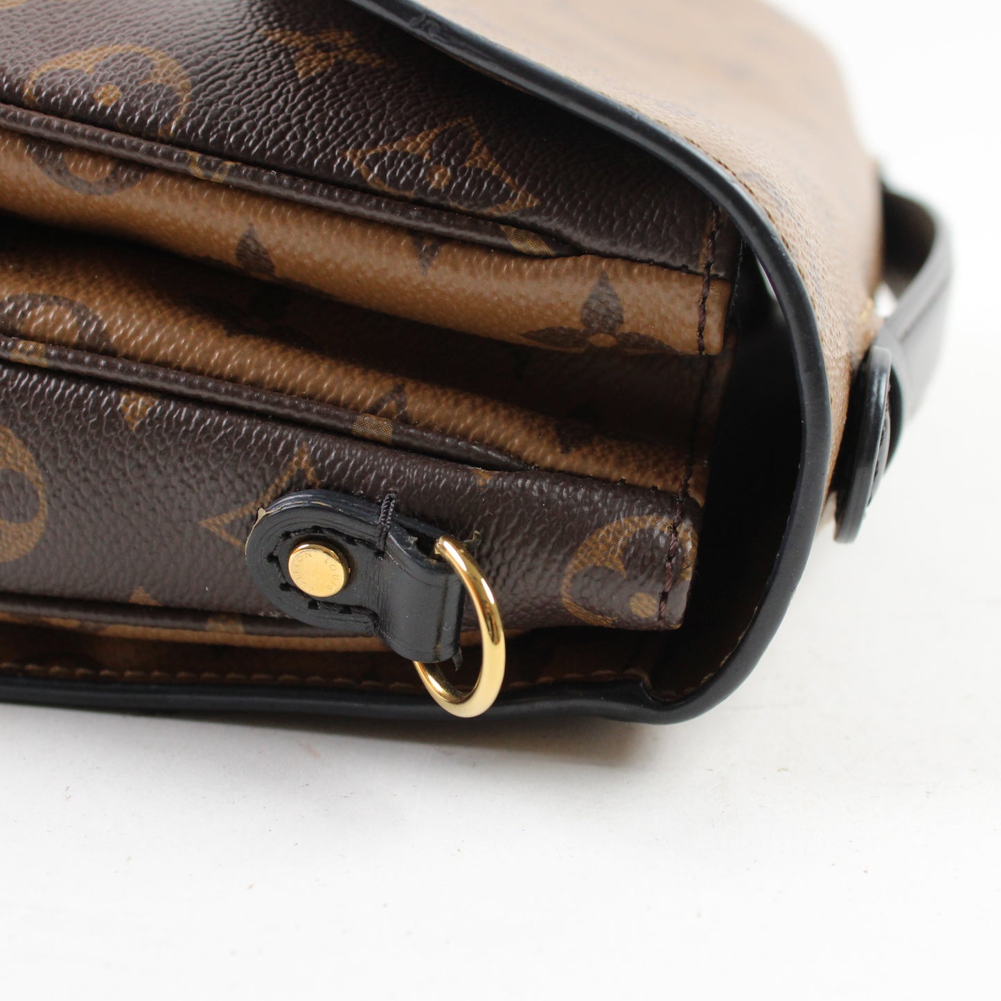 Louis Vuitton Pochette Métis Reverse