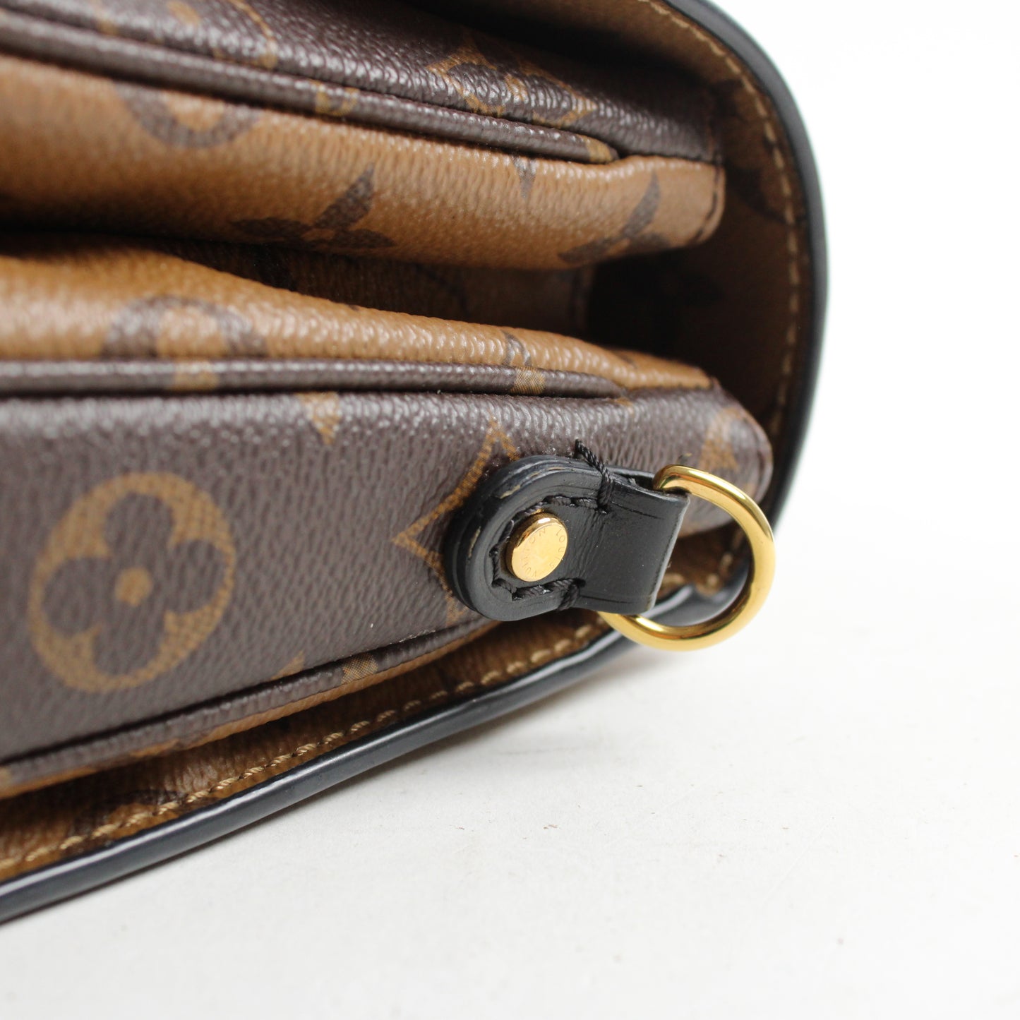 Louis Vuitton Pochette Métis Reverse