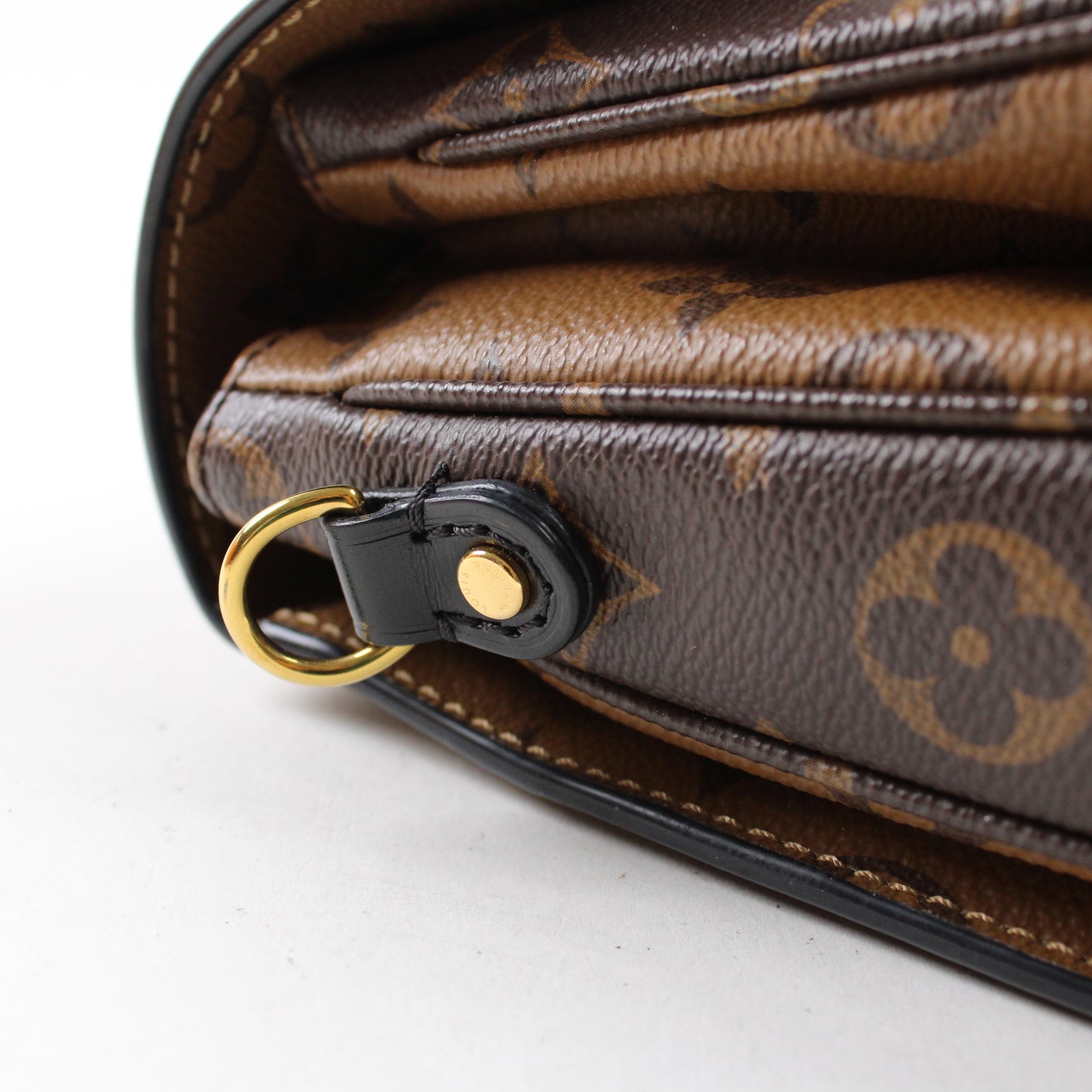 Louis Vuitton Pochette Métis Reverse