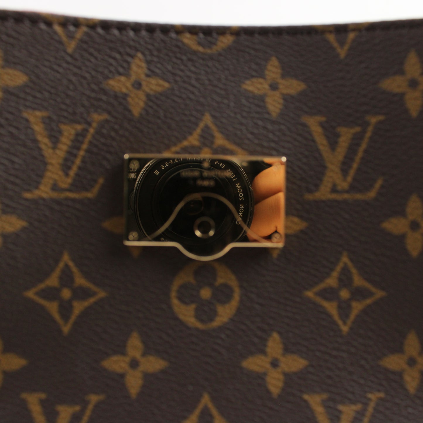 Louis Vuitton Hide Away MM