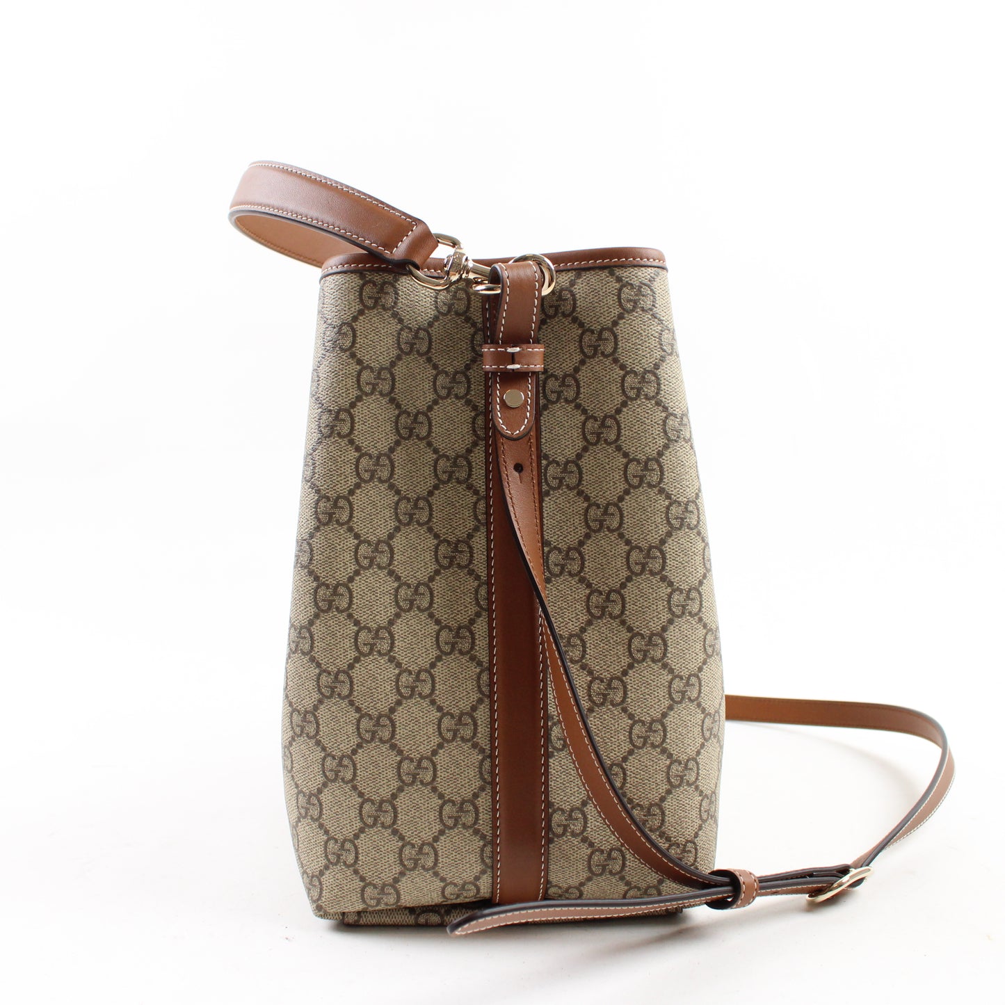 Gucci GG Emblem Bucket Media