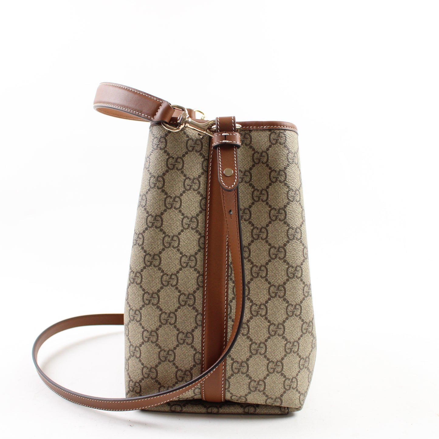 Gucci GG Emblem Bucket Media
