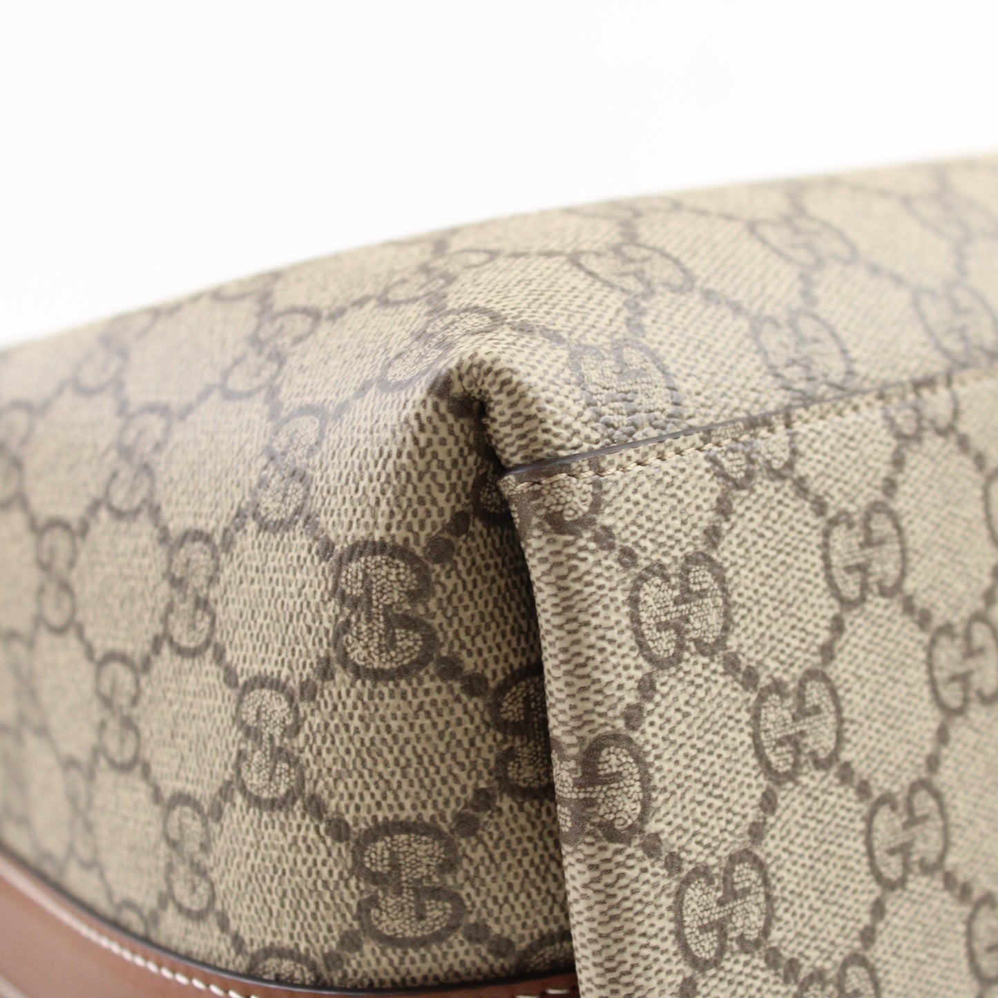 Gucci GG Emblem Bucket Media