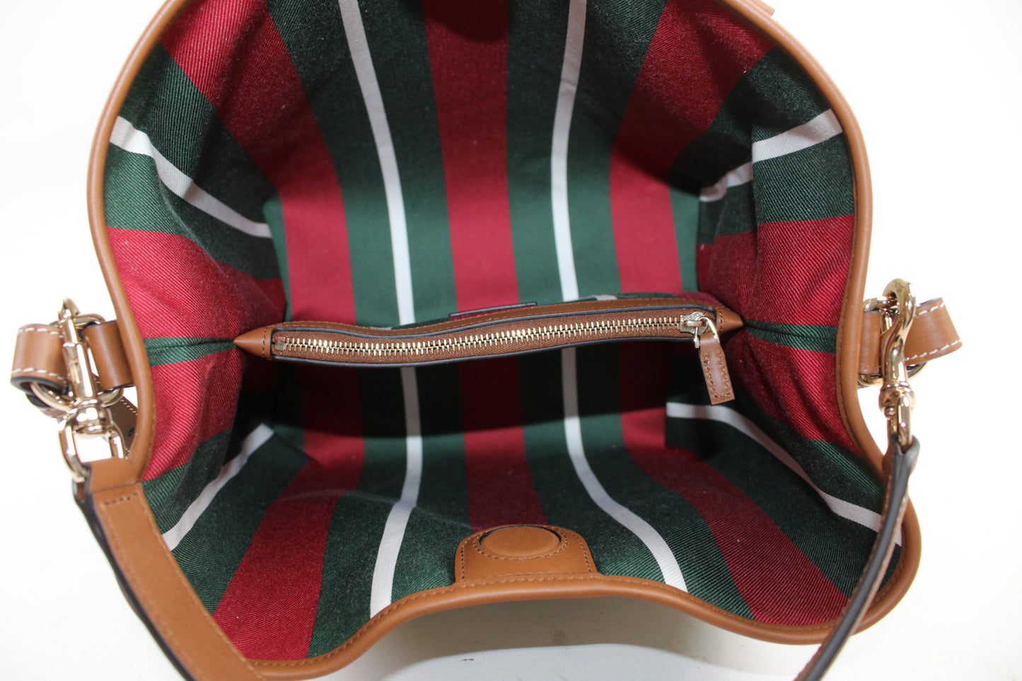 Gucci GG Emblem Bucket Media