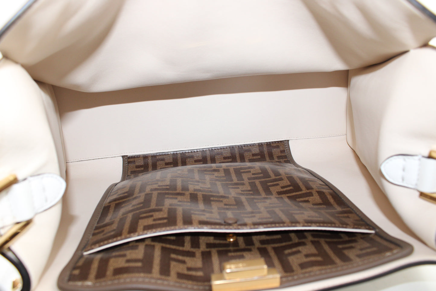 Fendi Peekaboo X-Lite Grande