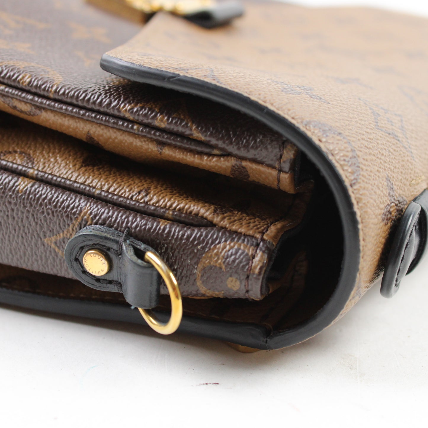 Louis Vuitton Pochette Métis Reverse