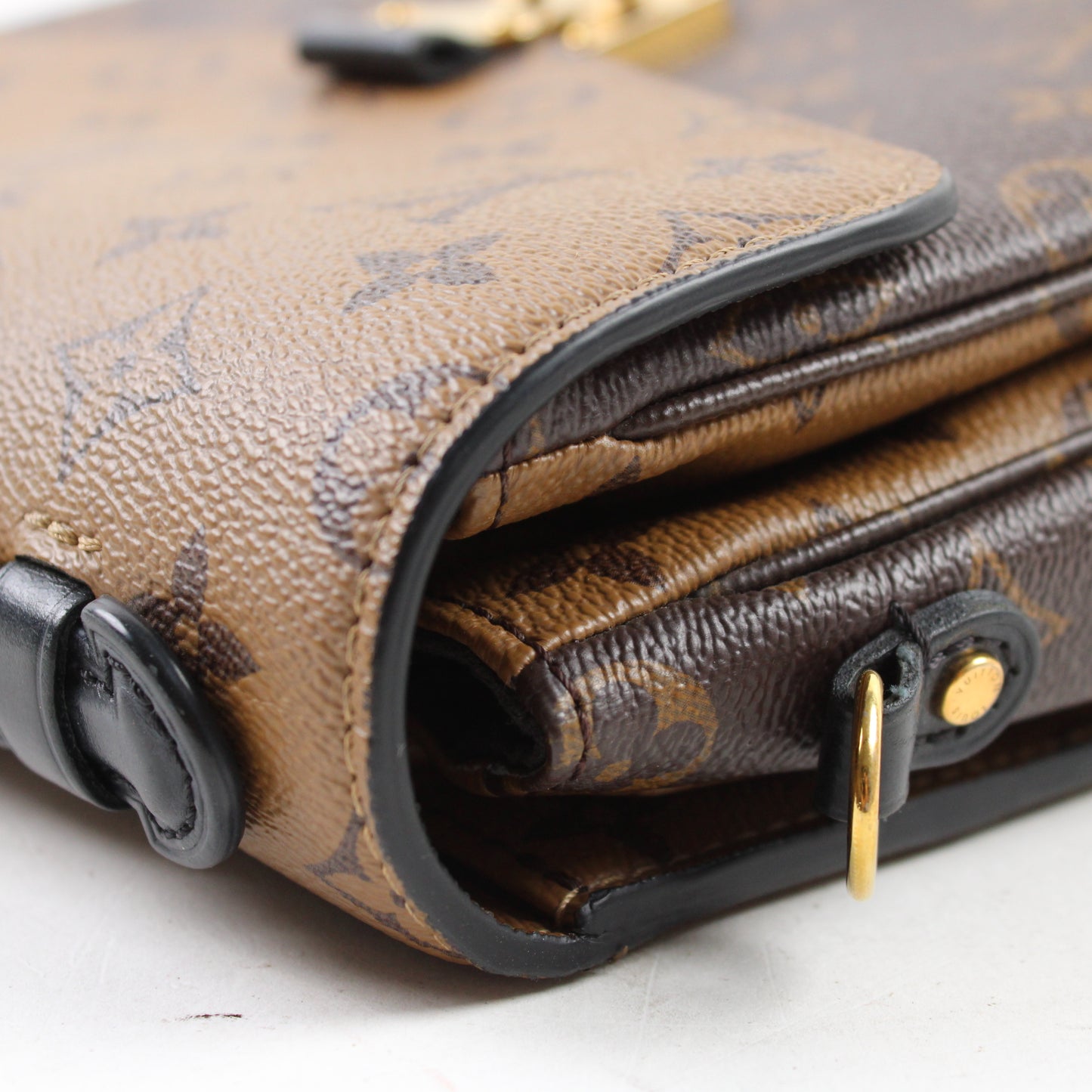 Louis Vuitton Pochette Métis Reverse