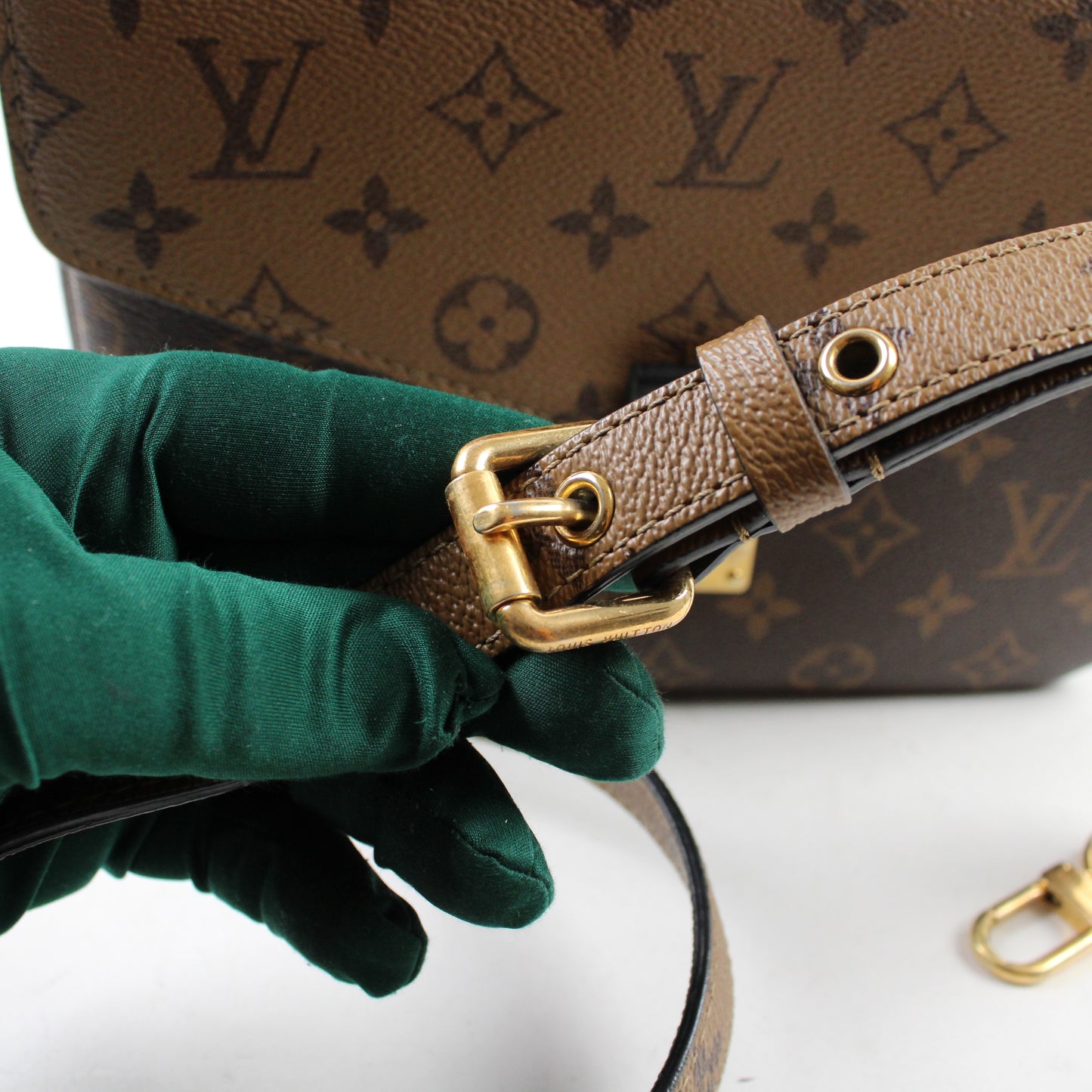 Louis Vuitton Pochette Métis Reverse