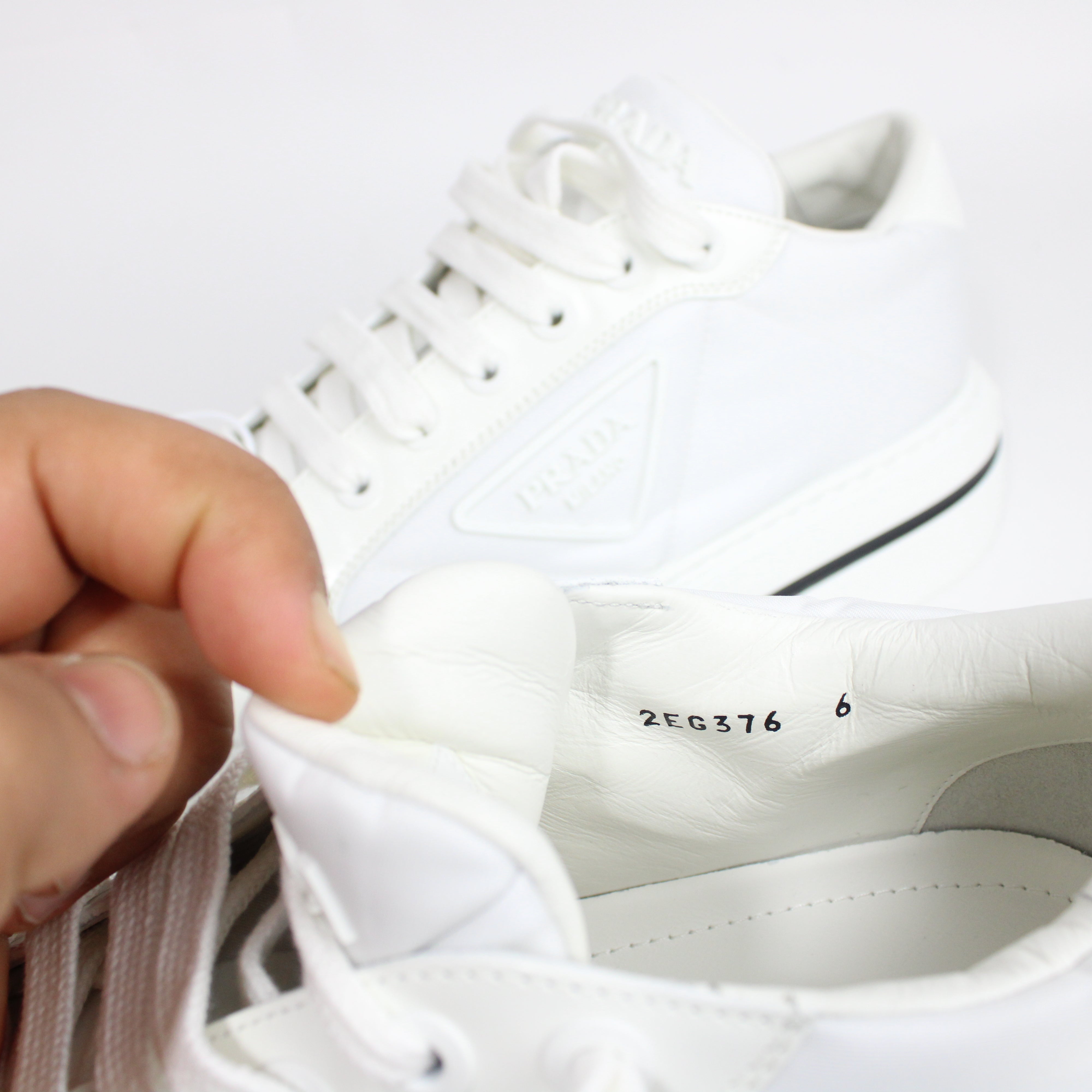 Prada Macro Re-Nylon Sneakers Taglia 40
