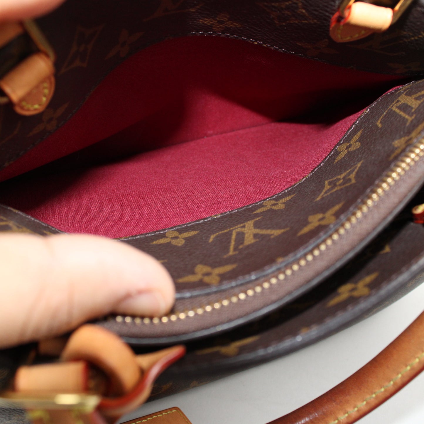 Louis Vuitton Petit Palais Monogram